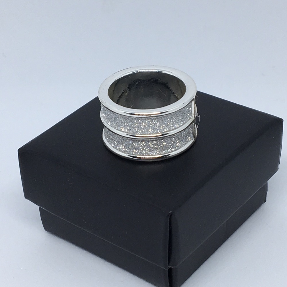 Avon Ring